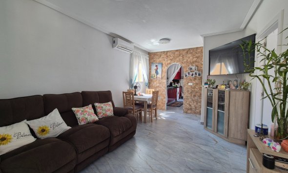 Resale - Bungalow -
Torrevieja - Costa Blanca