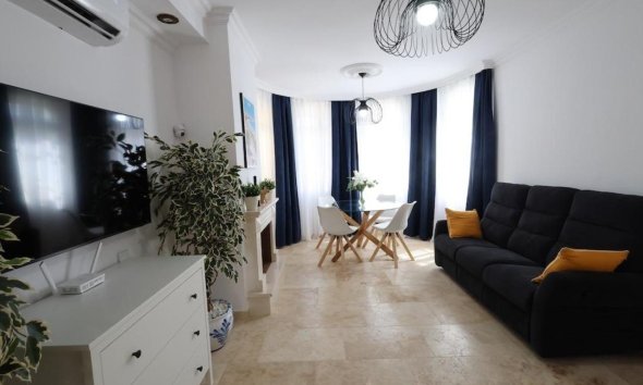 Revente - Villa -
Villamartin - Costa Blanca