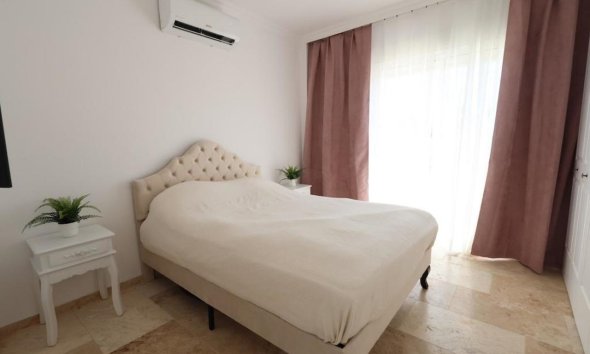 Revente - Villa -
Villamartin - Costa Blanca