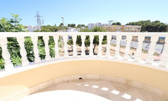 Revente - Villa -
Villamartin - Costa Blanca