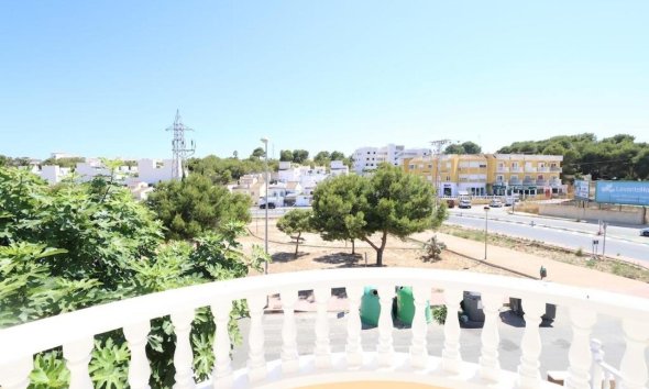 Revente - Villa -
Villamartin - Costa Blanca