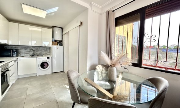 Revente - Villa -
Villamartin - Costa Blanca