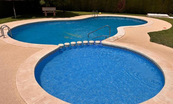 Revente - Semi Detached -
Lomas de Caboroig - Costa Blanca