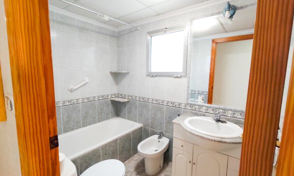 Revente - Apartment -
Guardamar del Segura - Costa Blanca