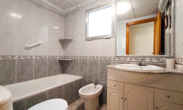 Revente - Apartment -
Guardamar del Segura - Costa Blanca