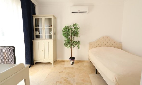 Revente - Villa -
Orihuela Costa - Costa Blanca