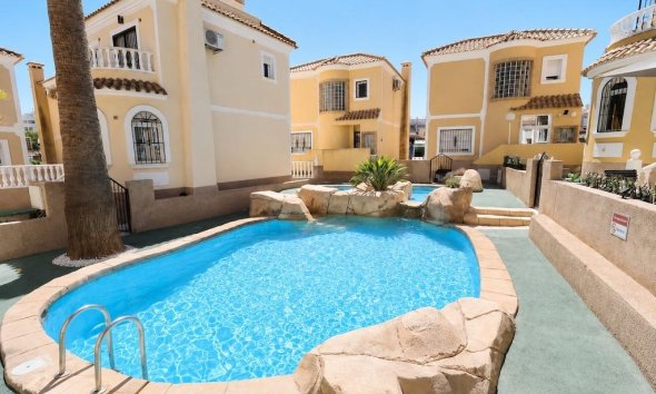 Revente - Villa -
Orihuela Costa - Costa Blanca