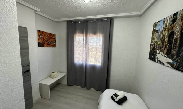 Revente - Apartment -
Torrevieja - Centro