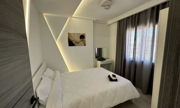 Revente - Apartment -
Torrevieja - Centro