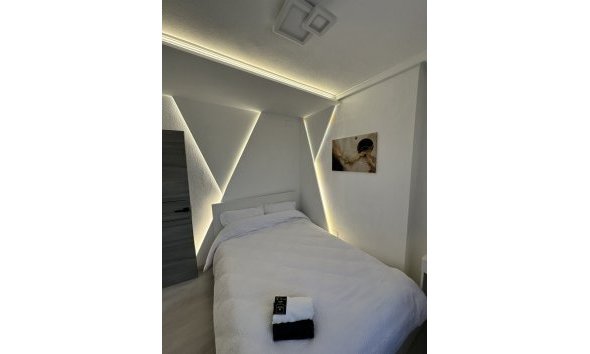 Revente - Apartment -
Torrevieja - Centro