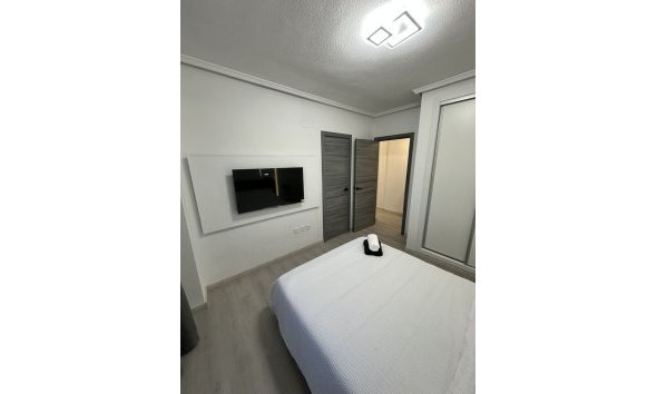 Revente - Apartment -
Torrevieja - Centro