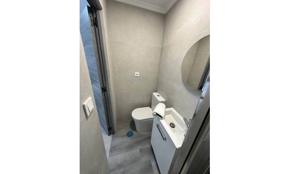 Revente - Apartment -
Torrevieja - Centro