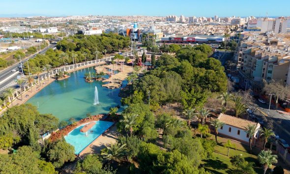 Revente - Apartment -
Torrevieja - Parque de las Naciones