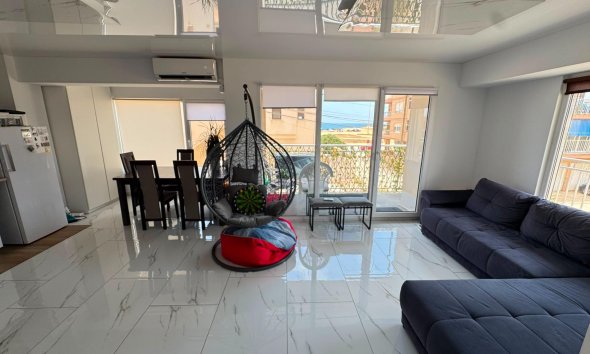 Revente - Apartment -
Torrevieja - Zona Los Frutales