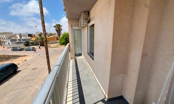 Revente - Apartment -
Torrevieja - Zona Los Frutales