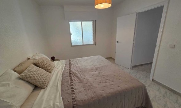 Revente - Apartment -
Torrevieja - Habaneras