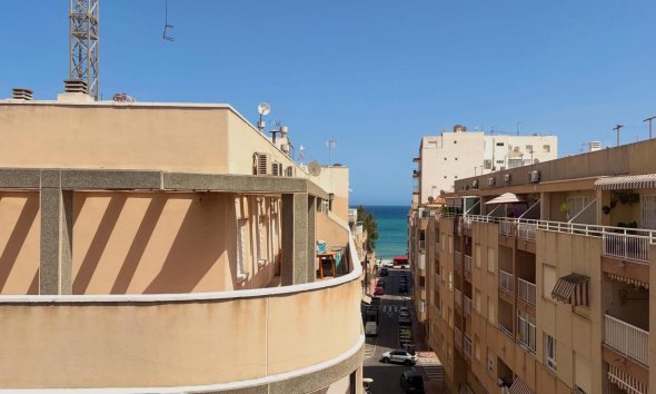 Revente - Attique -
Torrevieja - Habaneras