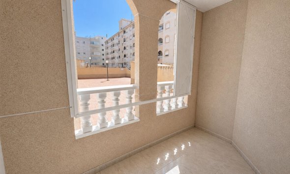 Revente - Apartment -
Torrevieja - Estacion De Autobuses