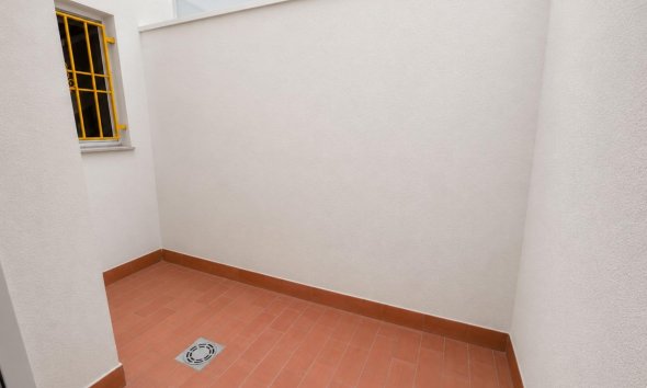 Revente - Apartment -
Torrevieja - Estacion De Autobuses