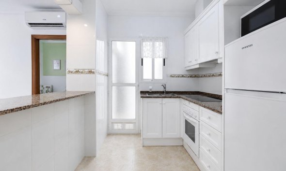 Revente - Apartment -
Torrevieja - Centro