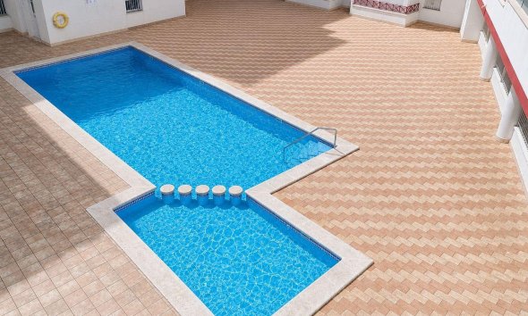 Revente - Apartment -
Torrevieja - Centro