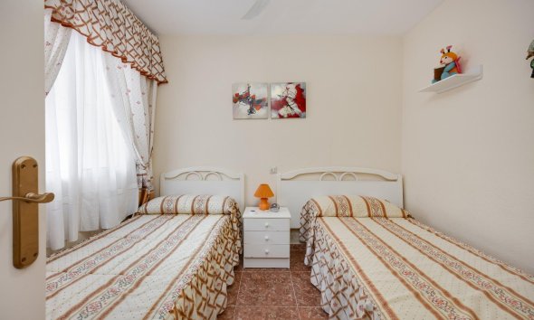 Revente - Villa -
Torrevieja - El Limonar