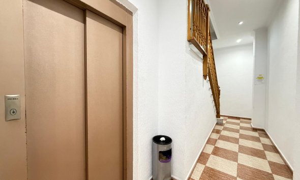 Revente - Apartment -
Torrevieja - Playa del Cura