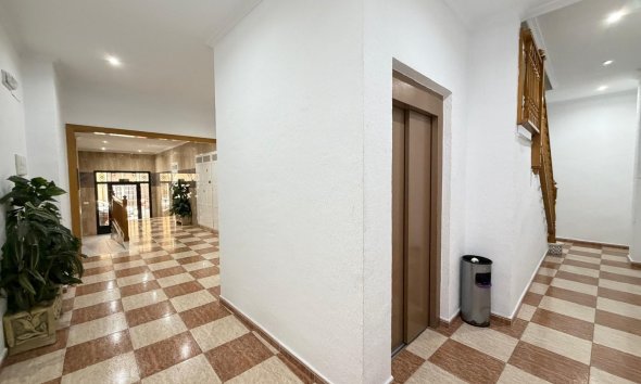Revente - Apartment -
Torrevieja - Playa del Cura