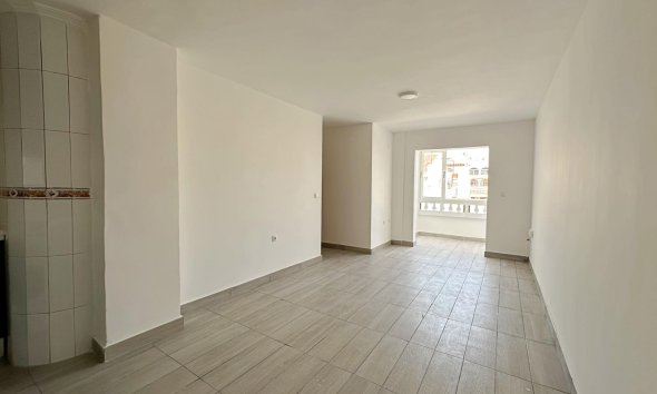 Revente - Apartment -
Torrevieja - Centro