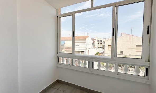 Revente - Apartment -
Torrevieja - Centro
