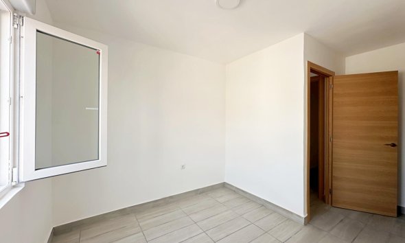 Revente - Apartment -
Torrevieja - Centro