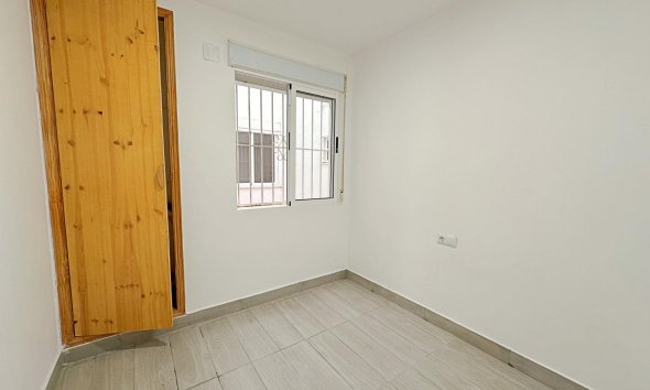 Revente - Apartment -
Torrevieja - Centro