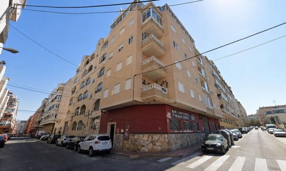 Revente - Apartment -
Torrevieja - Centro