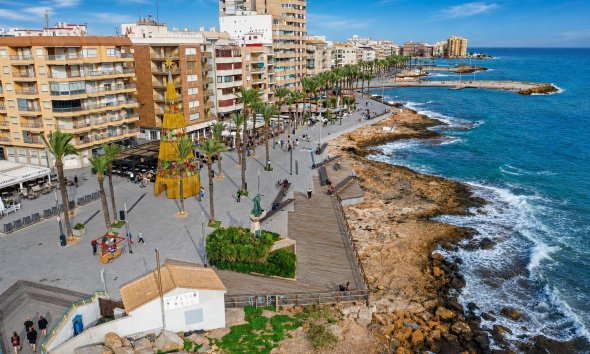Revente - Apartment -
Torrevieja - Centro