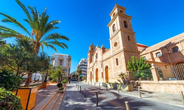 Revente - Apartment -
Torrevieja - Playa del Cura