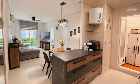 Revente - Apartment -
Torrevieja - Estacion De Autobuses
