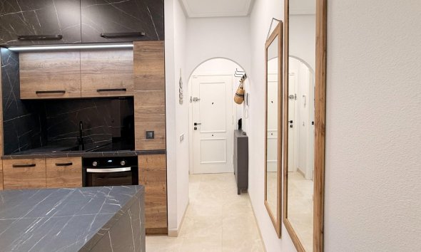 Revente - Apartment -
Torrevieja - Estacion De Autobuses