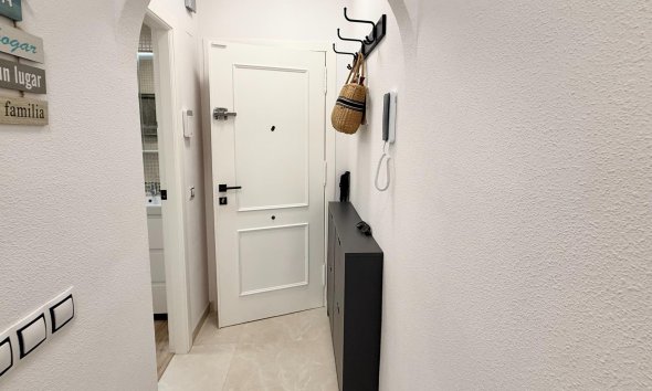 Revente - Apartment -
Torrevieja - Estacion De Autobuses