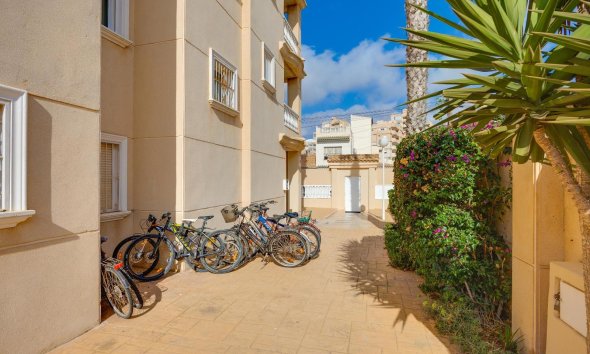 Revente - Apartment -
Torrevieja - Nueva Torrevieja