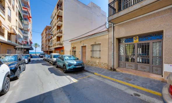 Revente - Apartment -
Torrevieja - Paseo Maritimo