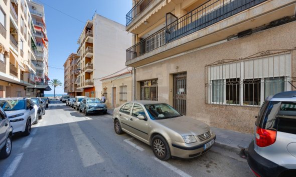 Revente - Apartment -
Torrevieja - Paseo Maritimo