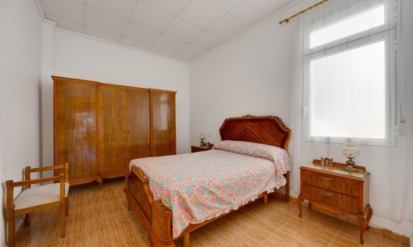 Revente - Apartment -
Torrevieja - Paseo Maritimo
