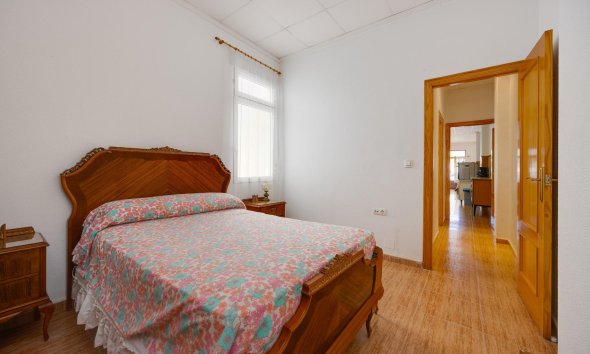 Revente - Apartment -
Torrevieja - Paseo Maritimo