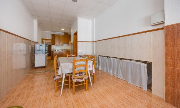 Revente - Apartment -
Torrevieja - Paseo Maritimo