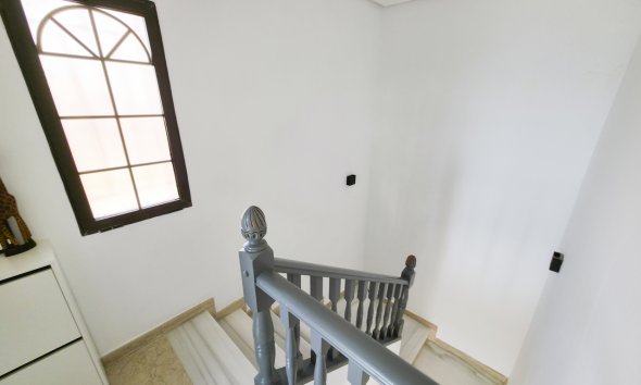 Revente - Villa -
Villamartin - Costa Blanca