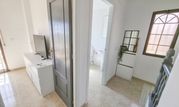 Revente - Villa -
Villamartin - Costa Blanca