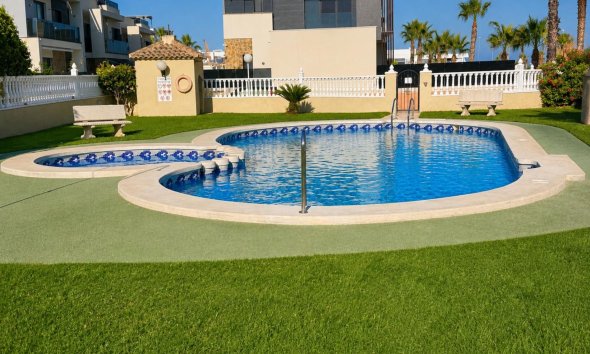 Revente - Bungalow -
Orihuela Costa - Lomas de Cabo Roig