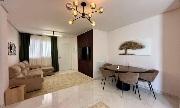 Revente - Apartment -
Torrevieja - Aguas Nuevas