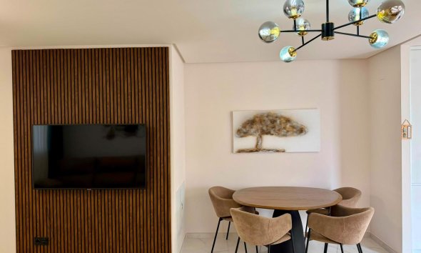 Revente - Apartment -
Torrevieja - Aguas Nuevas