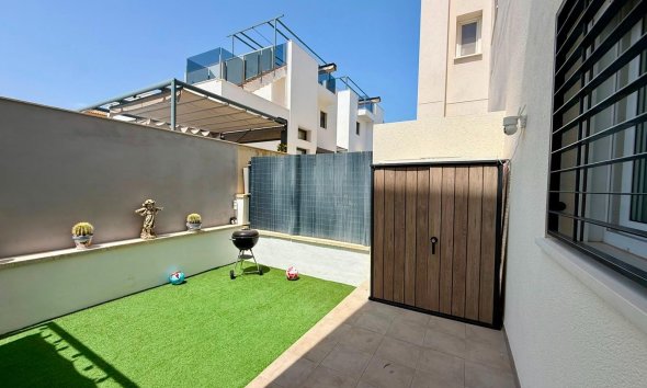 Revente - Apartment -
Torrevieja - Aguas Nuevas
